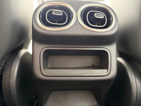Used 2024 Mercedes-Benz GLC 300 4MATIC image 15