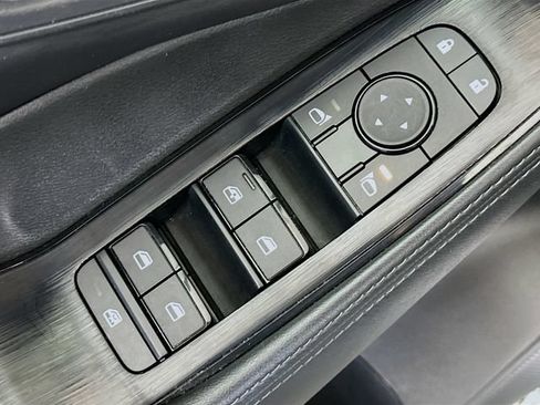 Used 2024 Nissan Rogue SV FWD image 19