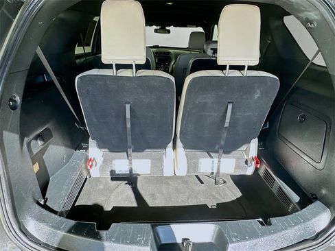 Used 2018 Ford Explorer XLT w/ Equipment Group 202A image 25