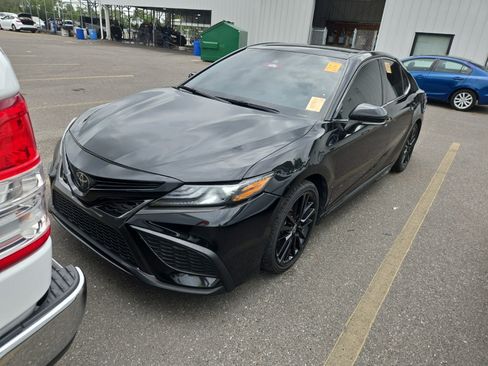 Used 2023 Toyota Camry XSE FWD image 11