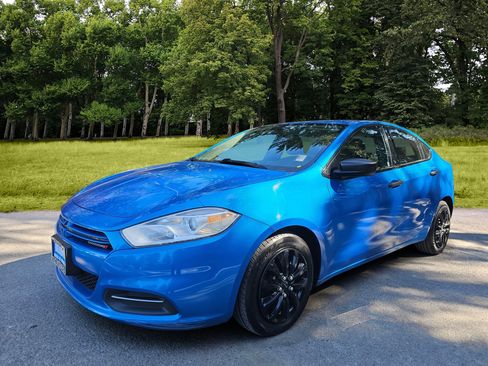 Used 2016 Dodge Dart SE image 3