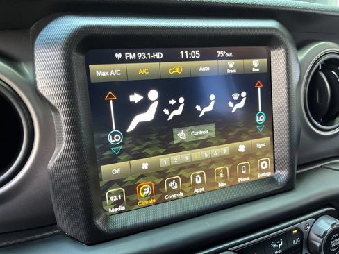 Used 2022 Jeep Wrangler Unlimited Sport AWD/4WD image 30