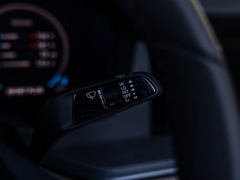 Used 2025 Porsche 911 Carrera image 41