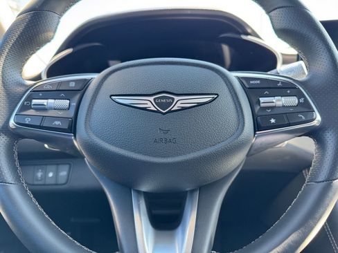 Used 2025 Genesis G70 2.5T image 16