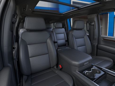 New 2026 Chevrolet Suburban Z71 w/ Comfort Package image 16