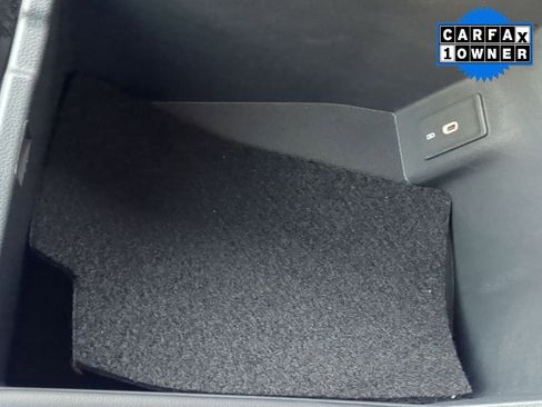 Used 2024 Volkswagen Atlas Cross Sport SE image 20