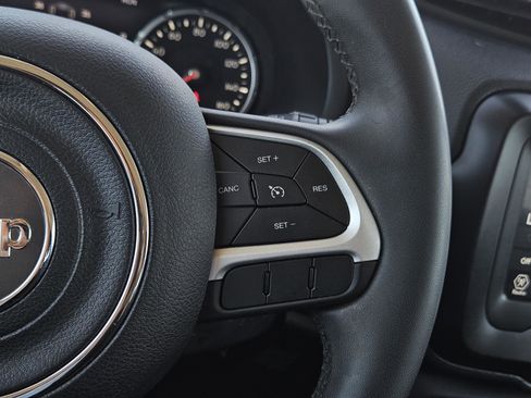 Used 2021 Jeep Renegade Latitude image 15