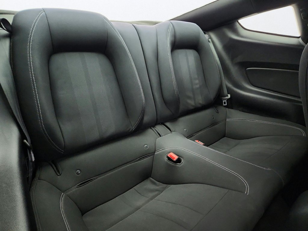 Used 2018 Ford Mustang Coupe RWD image 26
