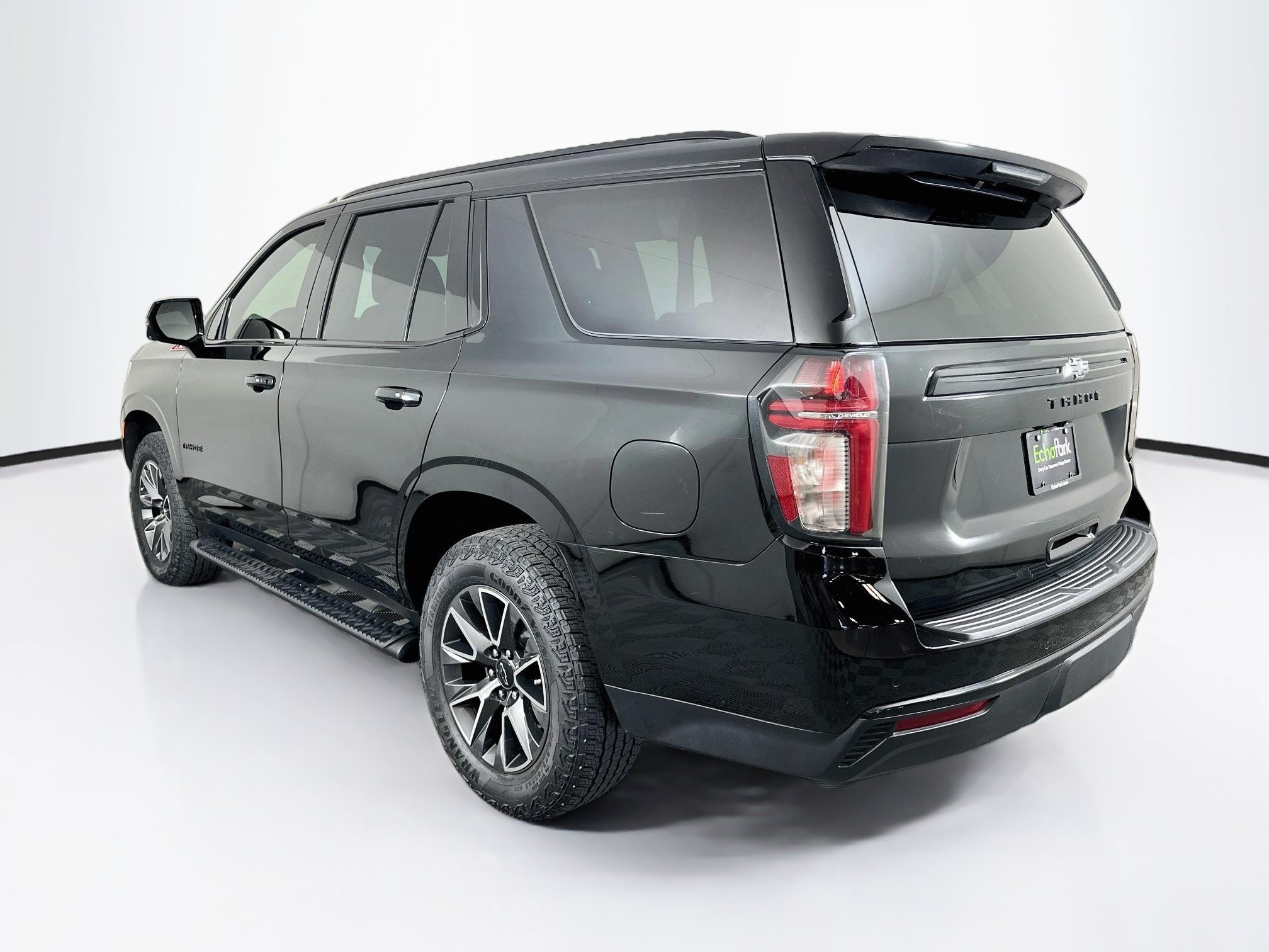 Used 2024 Chevrolet Tahoe Z71 w/ Luxury Package AWD/4WD image 5