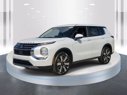 New 2026 Mitsubishi Outlander SE FWD image 3