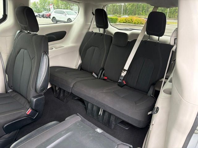 Used 2023 Chrysler Voyager LX FWD image 16
