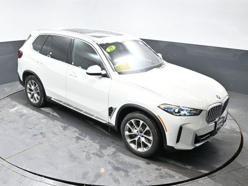 Used 2025 BMW X5 xDrive50e AWD/4WD image 37