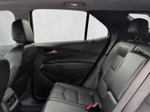 Used 2023 Chevrolet Equinox Premier FWD image 17