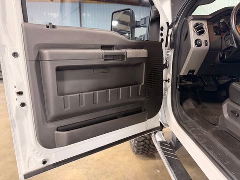 Used 2015 Ford F250 Lariat w/ Lariat Interior Package AWD/4WD image 26