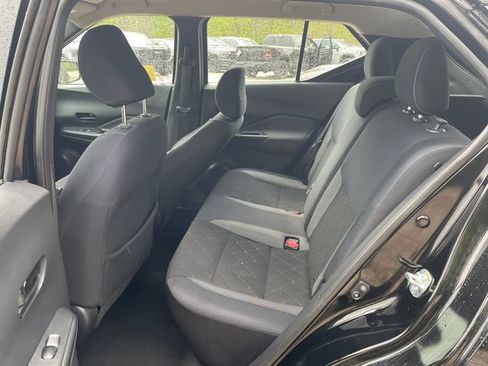 Used 2018 Nissan Kicks S FWD image 17
