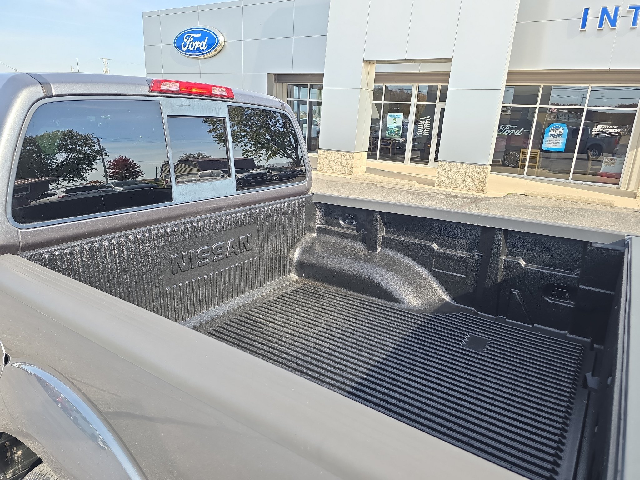 Used 2018 Nissan Frontier SV RWD image 11