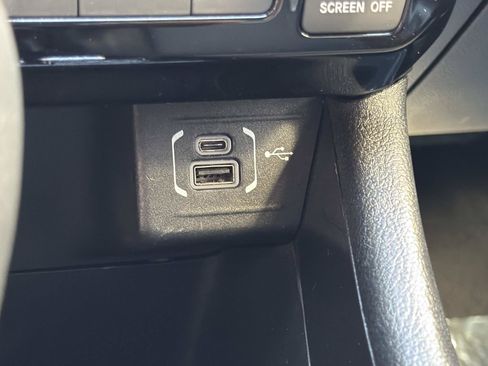 Used 2025 Jeep Compass Latitude AWD/4WD image 28