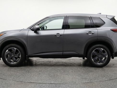 Used 2025 Nissan Rogue SV FWD image 5