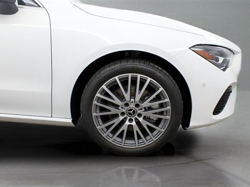 Used 2025 Mercedes-Benz CLA 250 image 3