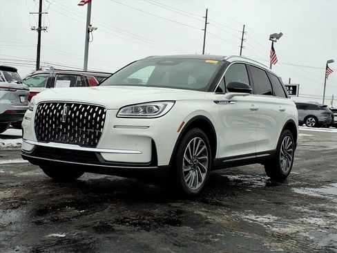 Certified 2023 Lincoln Corsair Reserve w/ Equipment Group 201A image 3