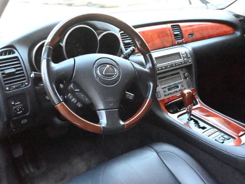 Used 2005 Lexus SC 430 Convertible image 35