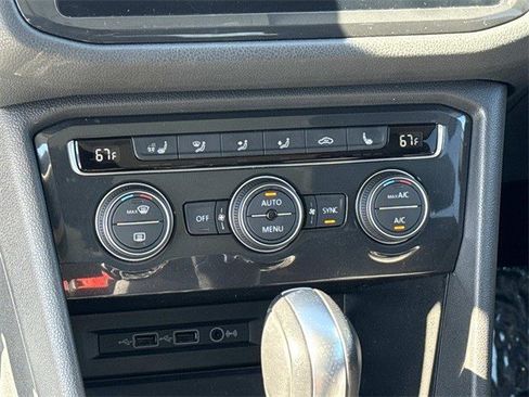 Used 2020 Volkswagen Tiguan SEL image 22