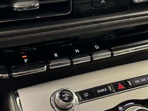 Used 2024 Lincoln Aviator AWD image 35