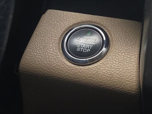 Used 2016 Ford F150 Lariat RWD image 38