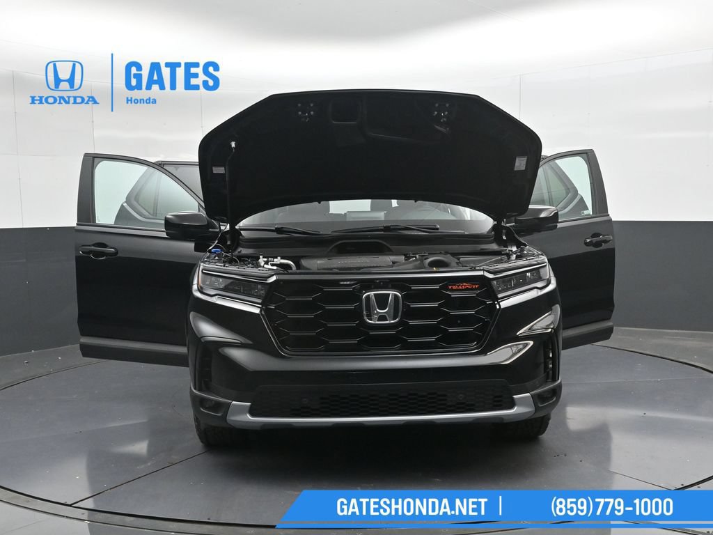 Certified 2025 Honda Pilot TrailSport image 63
