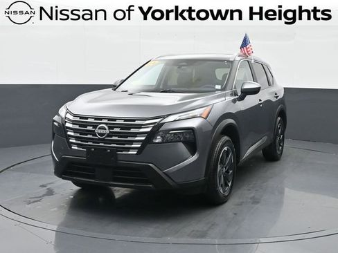 Used 2026 Nissan Rogue SV w/ SV Premium Package AWD/4WD image 1