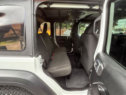 Used 2018 Jeep Wrangler Unlimited Sport S AWD/4WD image 18