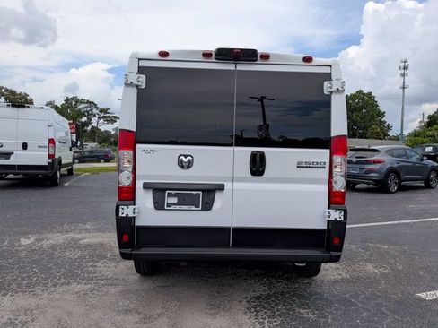 Used 2023 RAM ProMaster 2500 FWD image 4