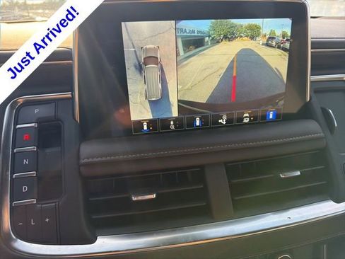 Used 2023 Chevrolet Tahoe Z71 w/ Luxury Package AWD/4WD image 15