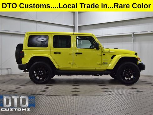 Used 2022 Jeep Wrangler Unlimited Sahara w/ Cold Weather Group AWD/4WD image 11