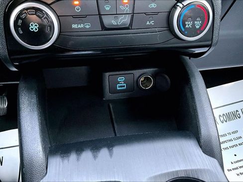 Used 2021 Ford Escape SE image 15