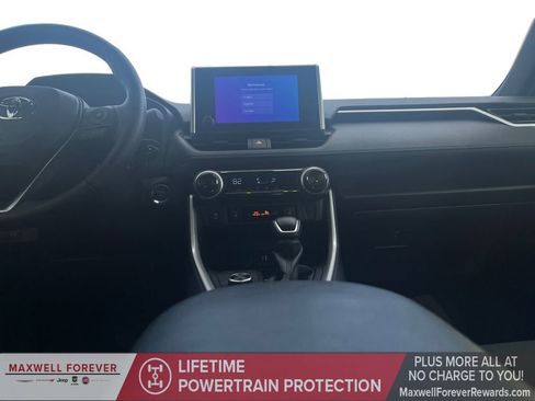 Used 2024 Toyota RAV4 SE image 3