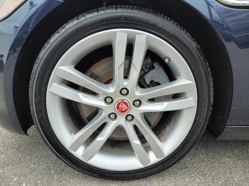 Used 2017 Jaguar XE Prestige RWD image 14
