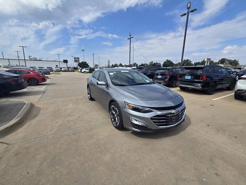 Used 2024 Chevrolet Malibu LT image 4