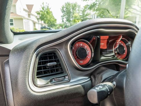 Used 2016 Dodge Challenger SRT Hellcat RWD image 35