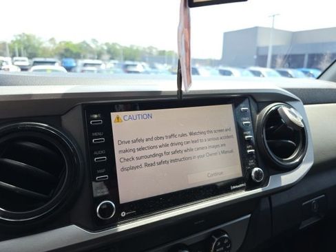 Used 2020 Toyota Tacoma SR5 image 11