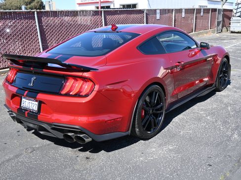 Used 2020 Ford Mustang Shelby GT500 w/ Technology Package RWD image 40
