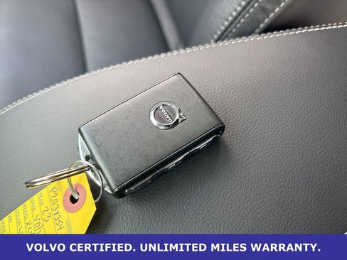 Certified 2023 Volvo XC40 B5 Ultimate w/ Protection Package Premier AWD/4WD image 28