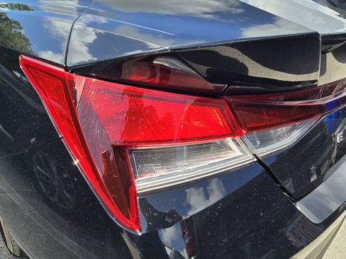 Used 2023 Hyundai Elantra SEL FWD image 7