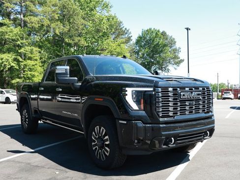 Used 2025 GMC Sierra 2500 Denali Ultimate w/ Max Trailering Package AWD/4WD image 2