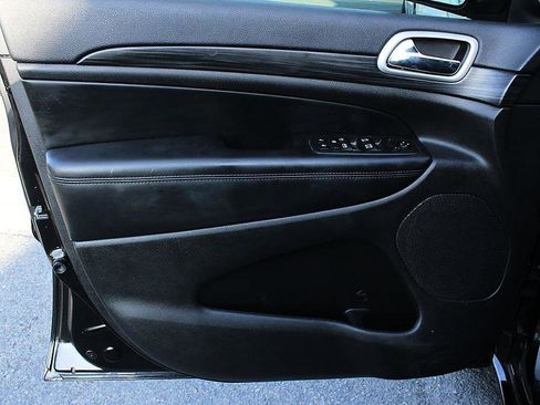 Used 2020 Jeep Grand Cherokee Altitude image 8