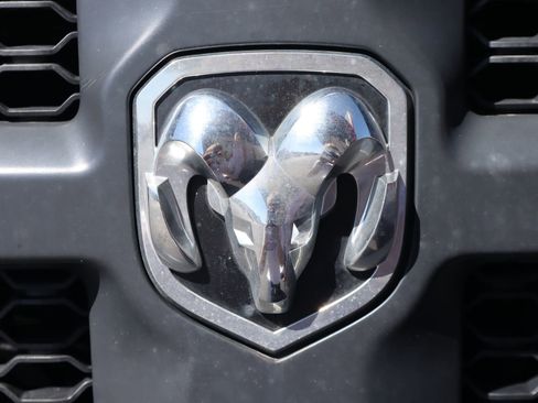 Used 2018 RAM 3500 Tradesman image 24