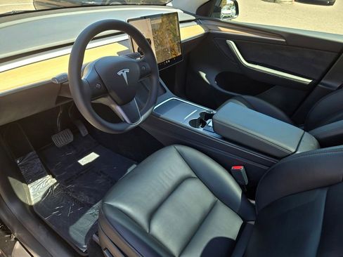 Used 2023 Tesla Model Y Long Range AWD/4WD image 10