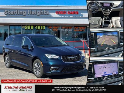Used 2022 Chrysler Pacifica Touring-L