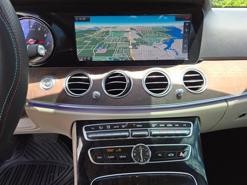Used 2017 Mercedes-Benz E 300 image 29