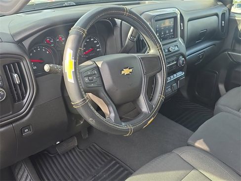 Used 2025 Chevrolet Silverado 1500 Custom image 17
